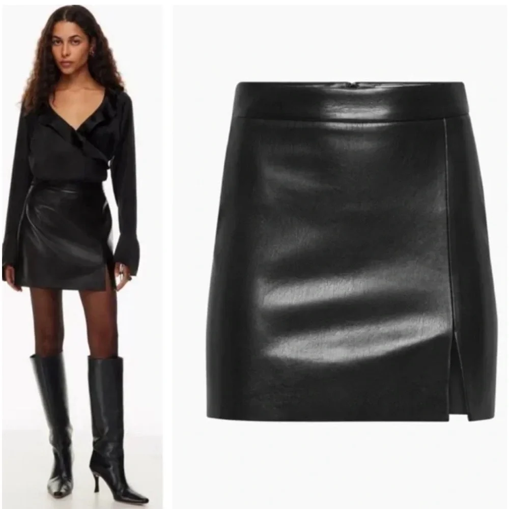 SOLD. Aritzia Wilfred Patio Mini Skirt Vegan Leather Size 8 Black - Picture 1 of 9
